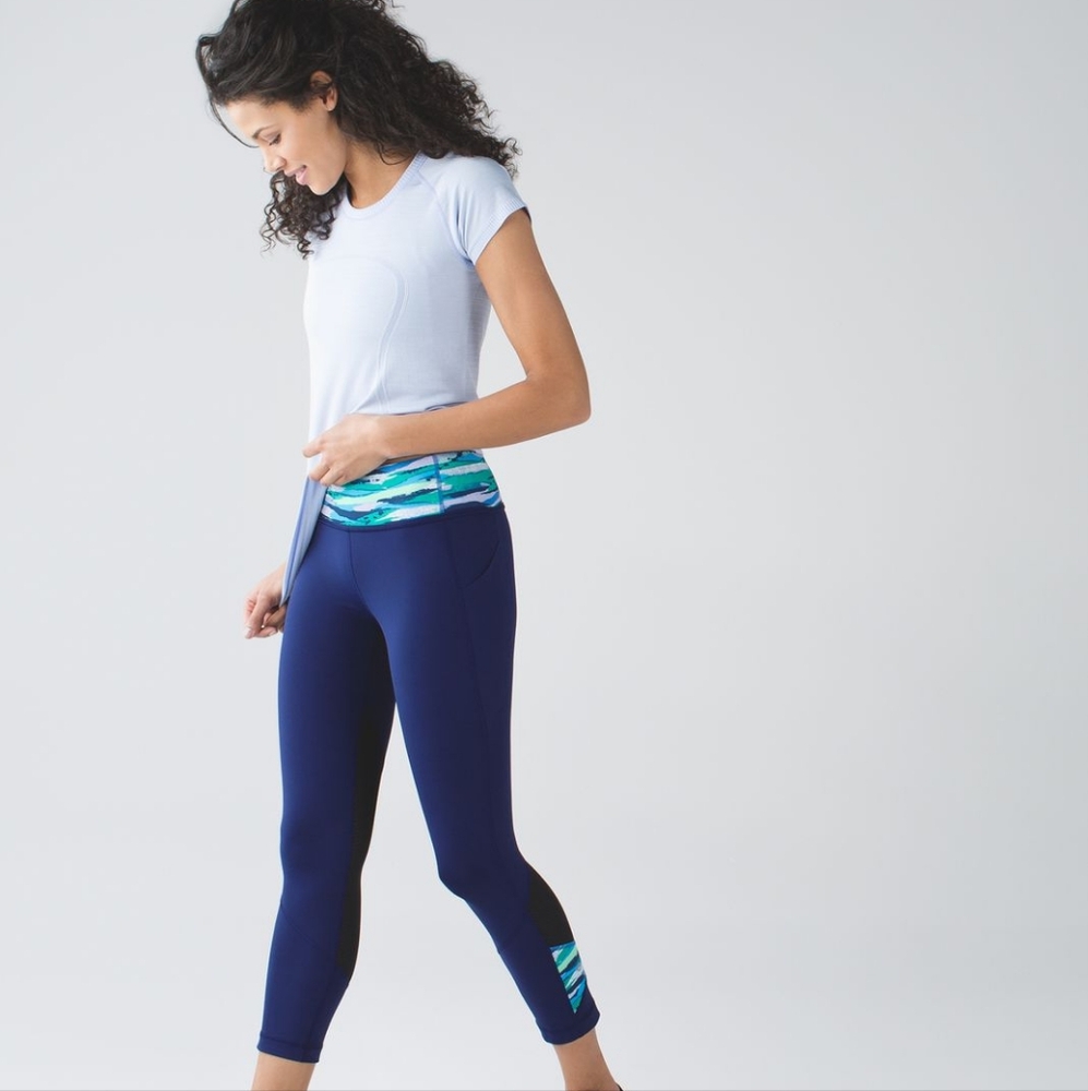 EUC 💎 Lululemon Luxtreme Pace Rival CropHero Blue / Seven Wonders Multi Size 4
